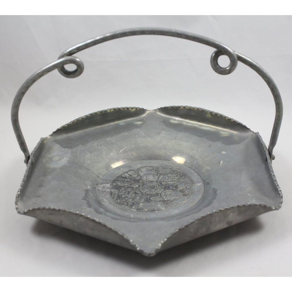 Cromwell Hand Wrought Hammered Aluminum Fruit & Flowers Tray Bride Basket